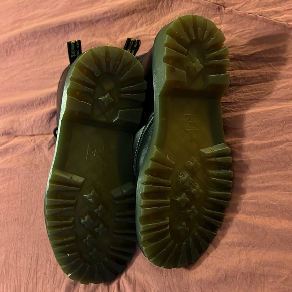 Dr. Martins - Picture 4 of 4